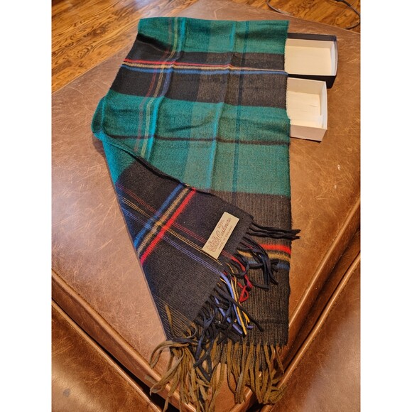 Garfinckel's Scarf - Picture 1 of 5